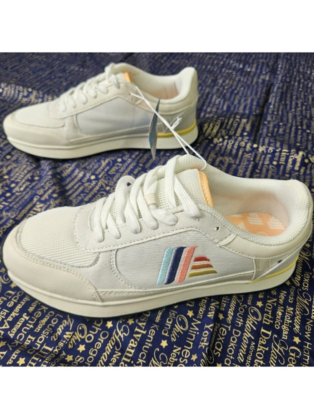 ALDI Gear Size 10 Ladies Sneakers Shoes White New with Tags Embroidered Logo